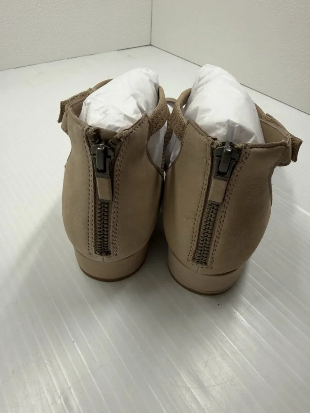 Eileen Fisher Emily Sandal Sz 9 Stone Tan Nubuck Gladiator Boho Minimalist NWT